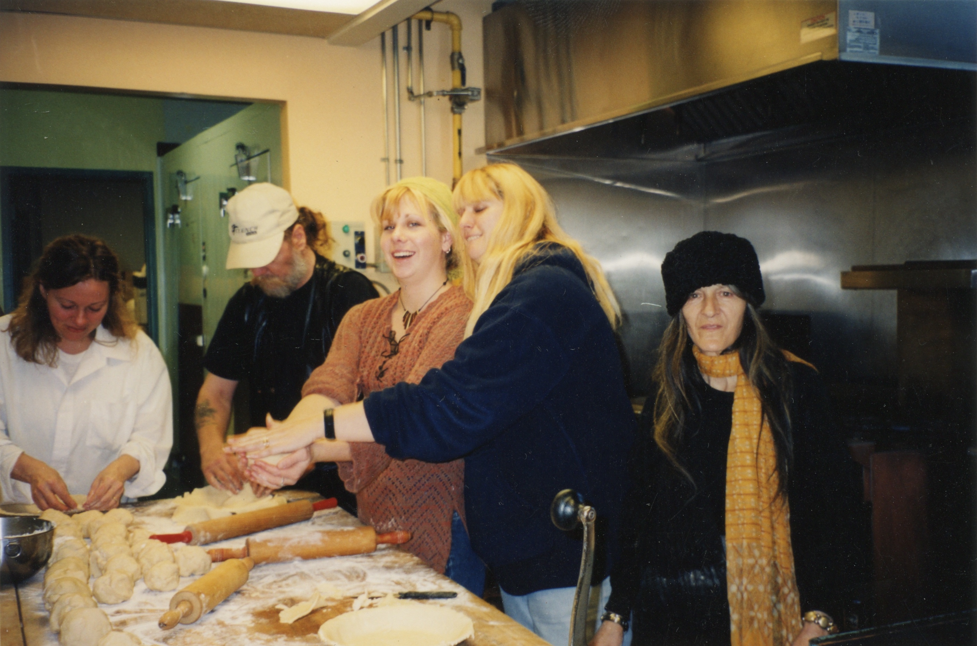 Photo d'un groupe des membres de PARC dans la cuisine Kitchen photo at PARC